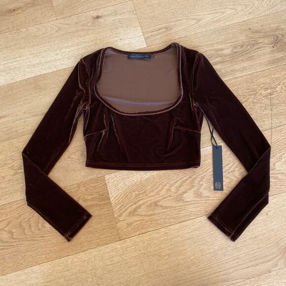 Revolve - House of Harlow 1960 - Ovelia Long Sleeve Crop Top in Chocolate Brown - Picture 1 of 7
